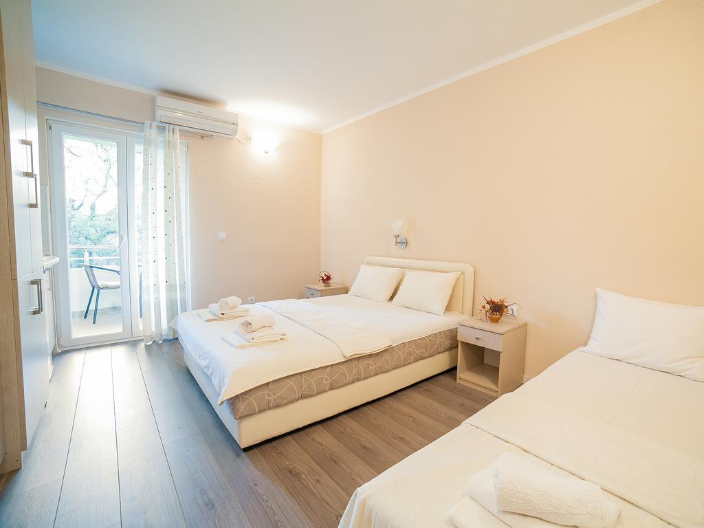 Pansion Nobel Hotel Petrovac Phòng bức ảnh