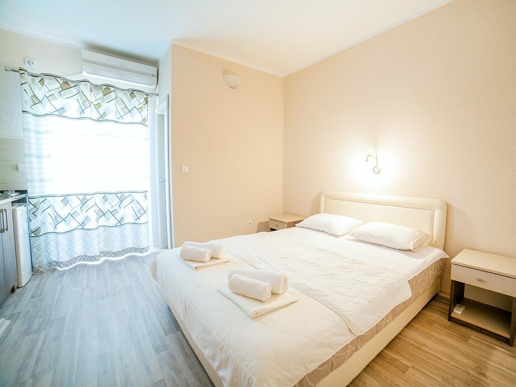 Pansion Nobel Hotel Petrovac Phòng bức ảnh