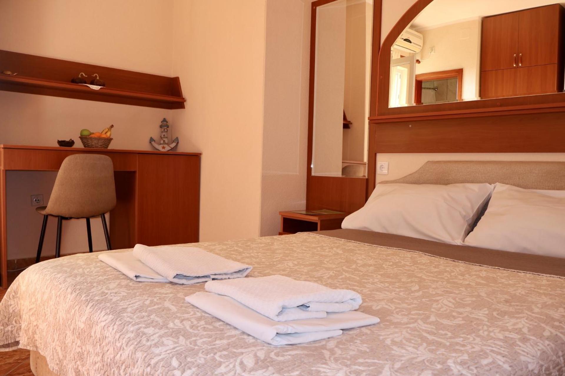 Pansion Nobel Hotel Petrovac Ngoại thất bức ảnh