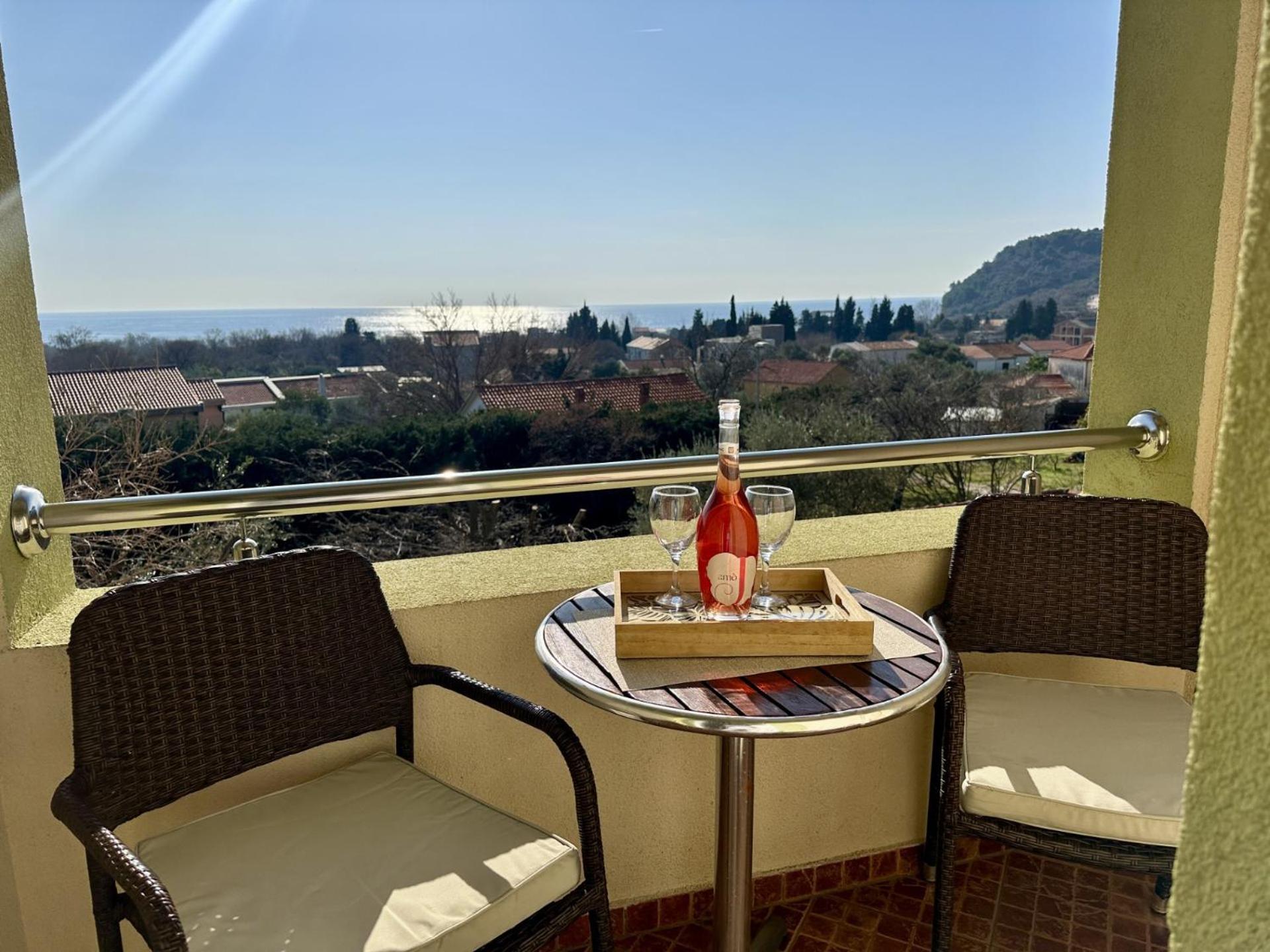 Pansion Nobel Hotel Petrovac Ngoại thất bức ảnh