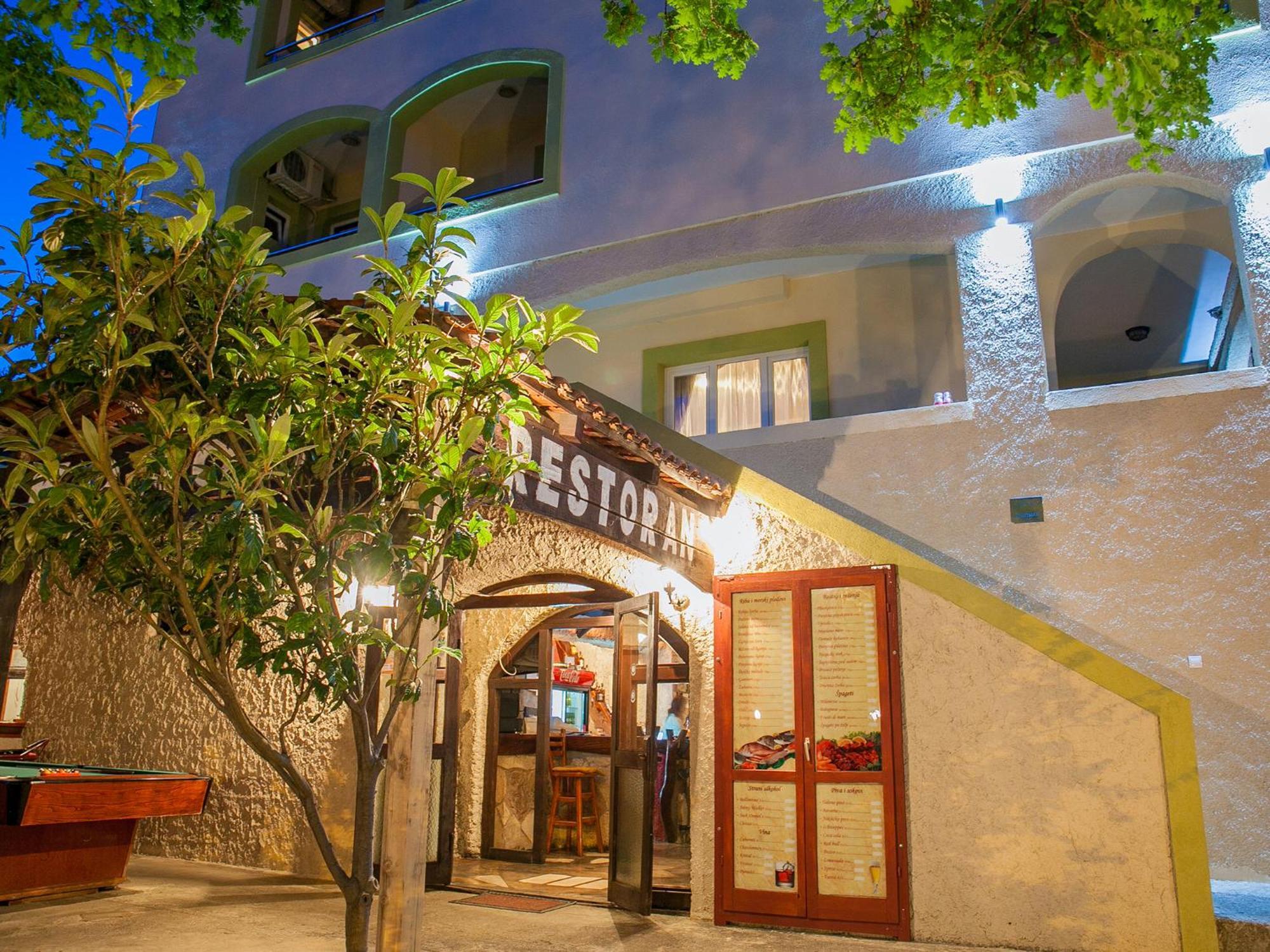 Pansion Nobel Hotel Petrovac Ngoại thất bức ảnh