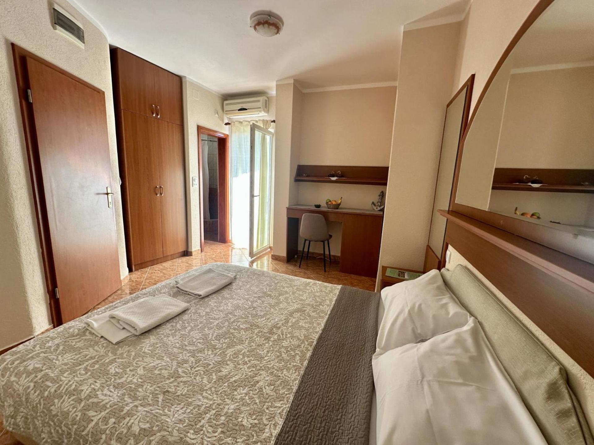 Pansion Nobel Hotel Petrovac Ngoại thất bức ảnh