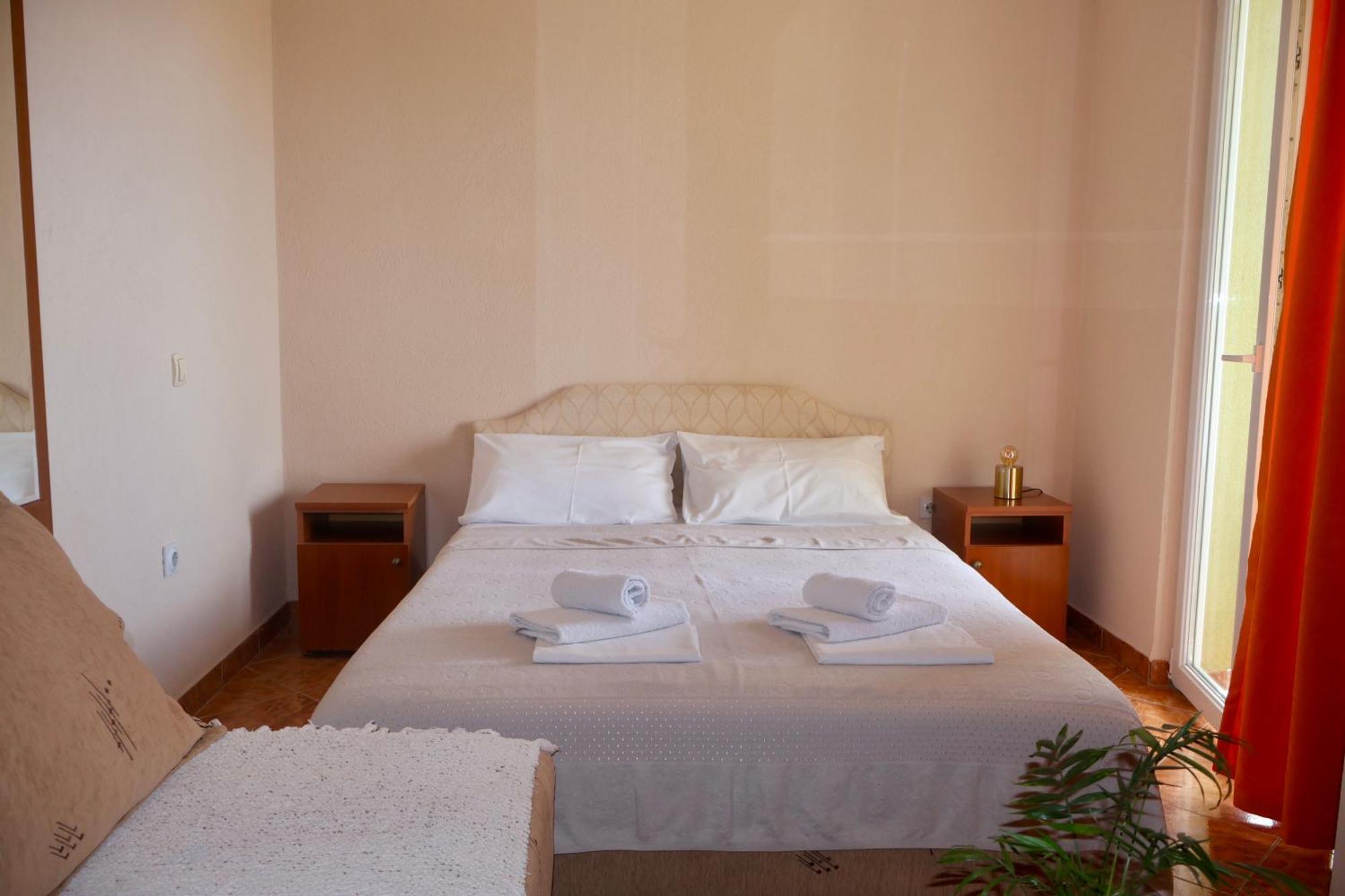 Pansion Nobel Hotel Petrovac Phòng bức ảnh