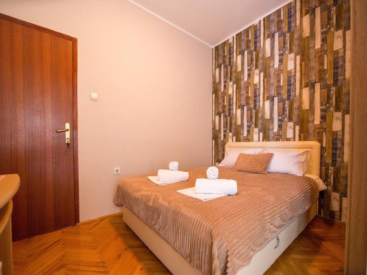 Pansion Nobel Hotel Petrovac Ngoại thất bức ảnh